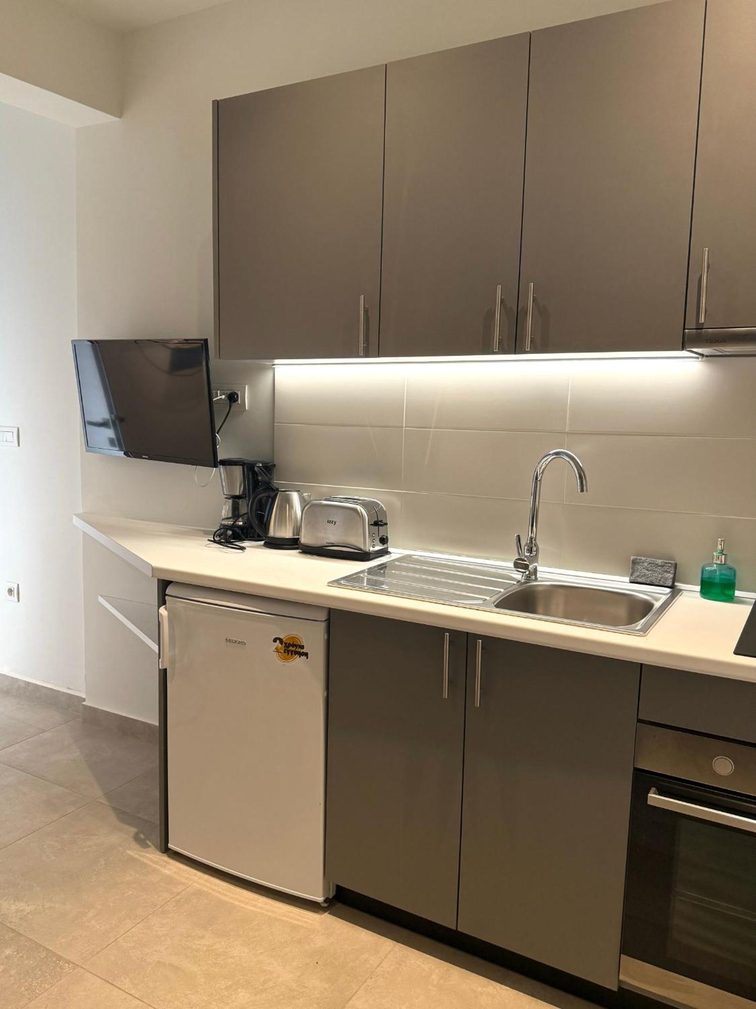 Kipos Suites & Apartments (Adults Only) เกนนาดี ห้อง รูปภาพ